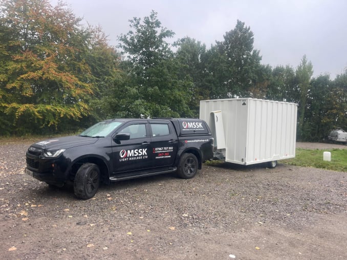 trailer-towing-transport-courier